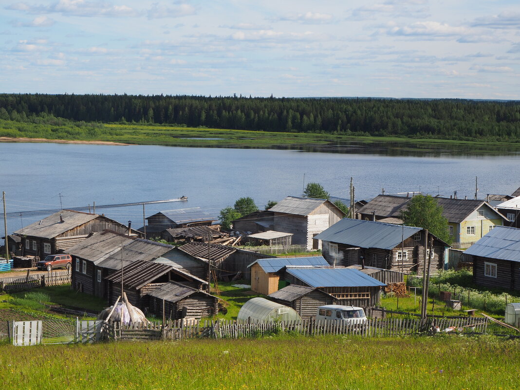 Деревня на берегу реки - Дмитрий Иванов