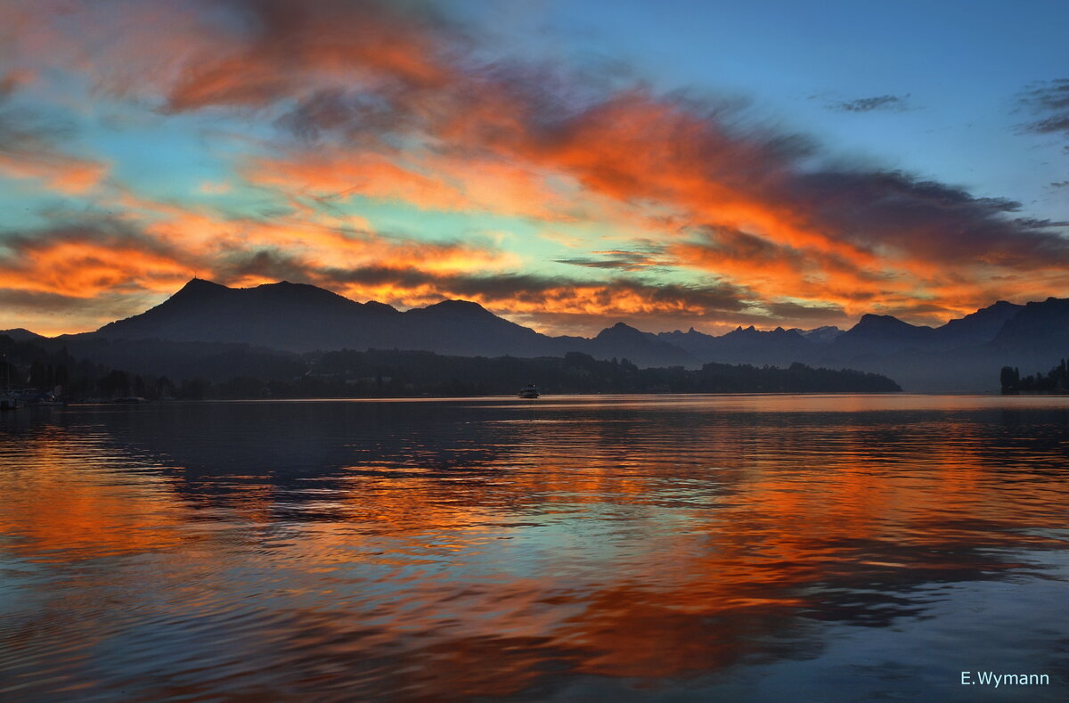Рассвет на Люцернском озере - Elena Wymann