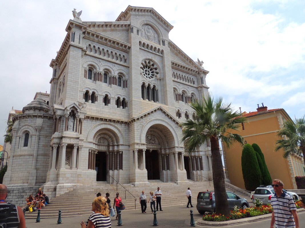Кафедральный собор -усыпальница князей Монако - Гала 