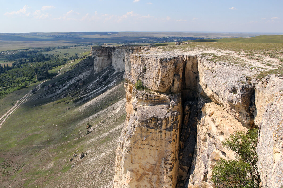 Белая скала АК Кая сверху