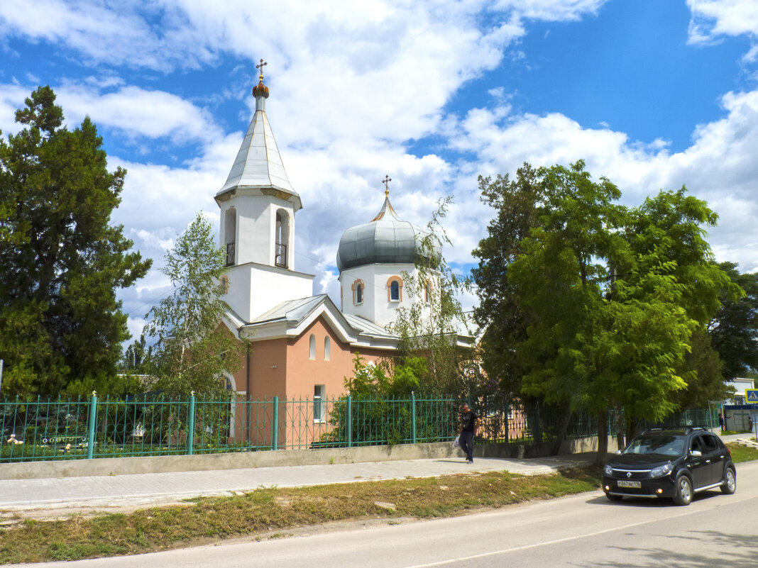 Церковь в Зуе - Валентин Семчишин