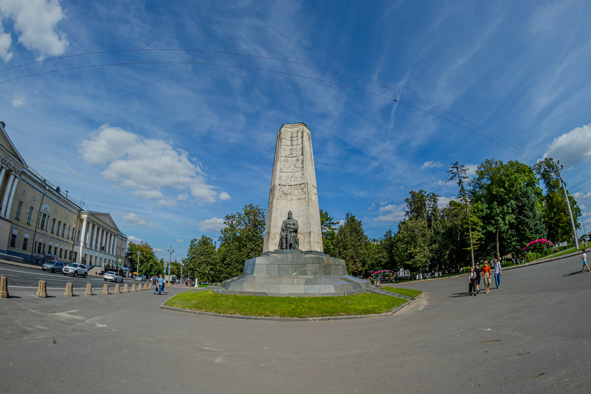 Памятник в честь 850 летия города Владимира - Andrew 