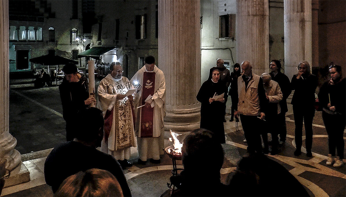 Venezia. Chiesa S.Nicolo da Tolentino. Pasqua Cattolica. - Игорь Олегович Кравченко