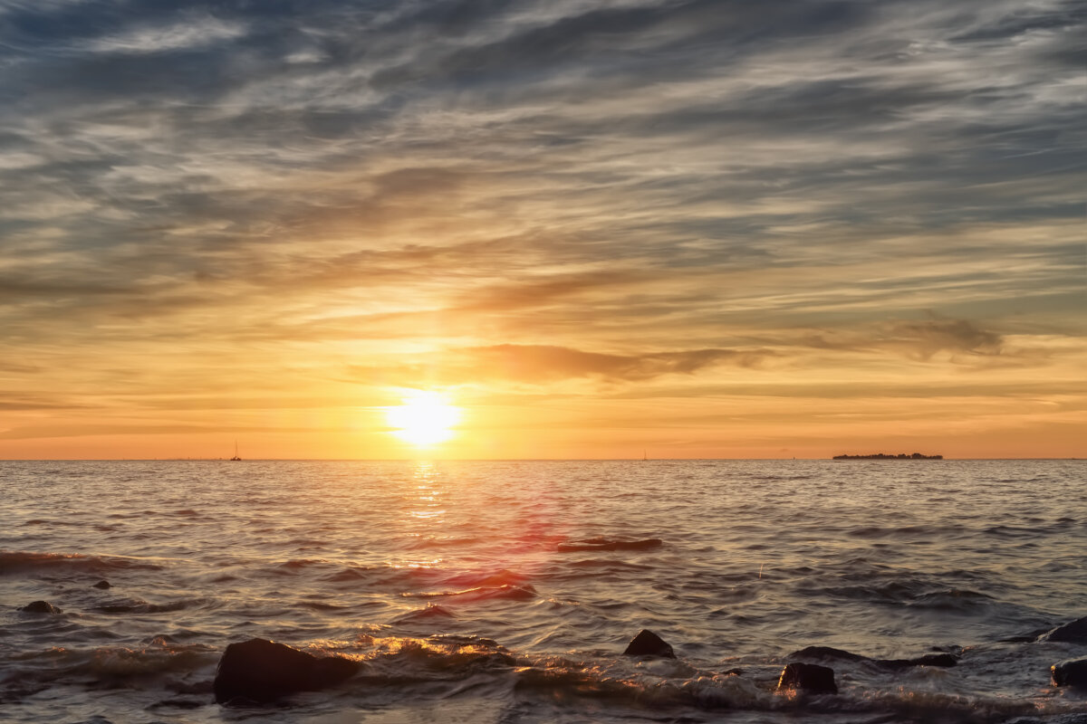 Пляж финского залива закат