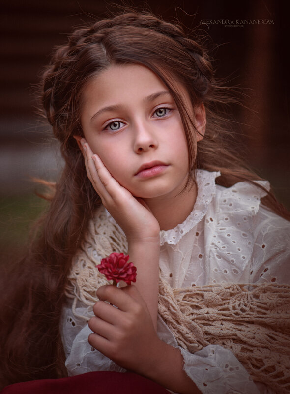 Девочка с цветочком - Kananphoto 