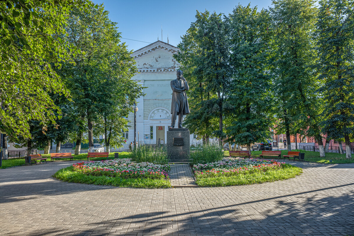 Один из трёх памятников П.И.Чайковскому в Клину. - Михаил "Skipper"