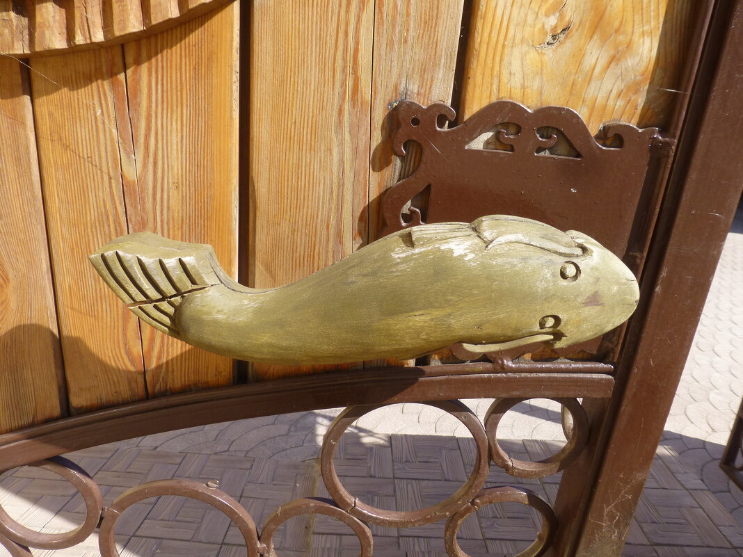 Ручка-рыбка на входных воротах - Наиля 