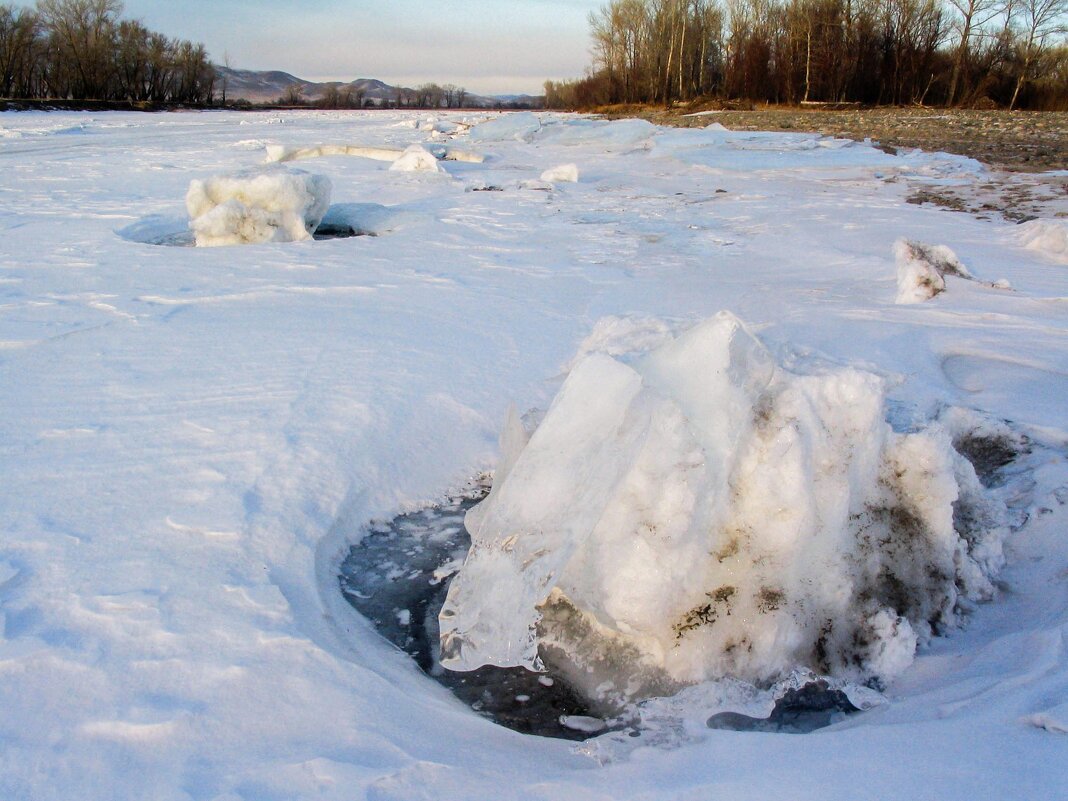 Лёд на реке Абакан - Максим Ахпашев