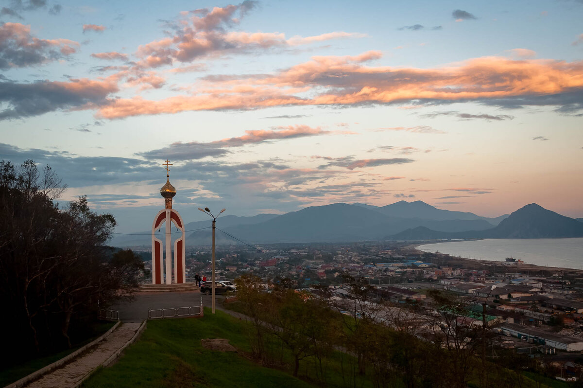 Рядом с памятником "Скорбящая мать" Находка. - Лариса Крышталь 