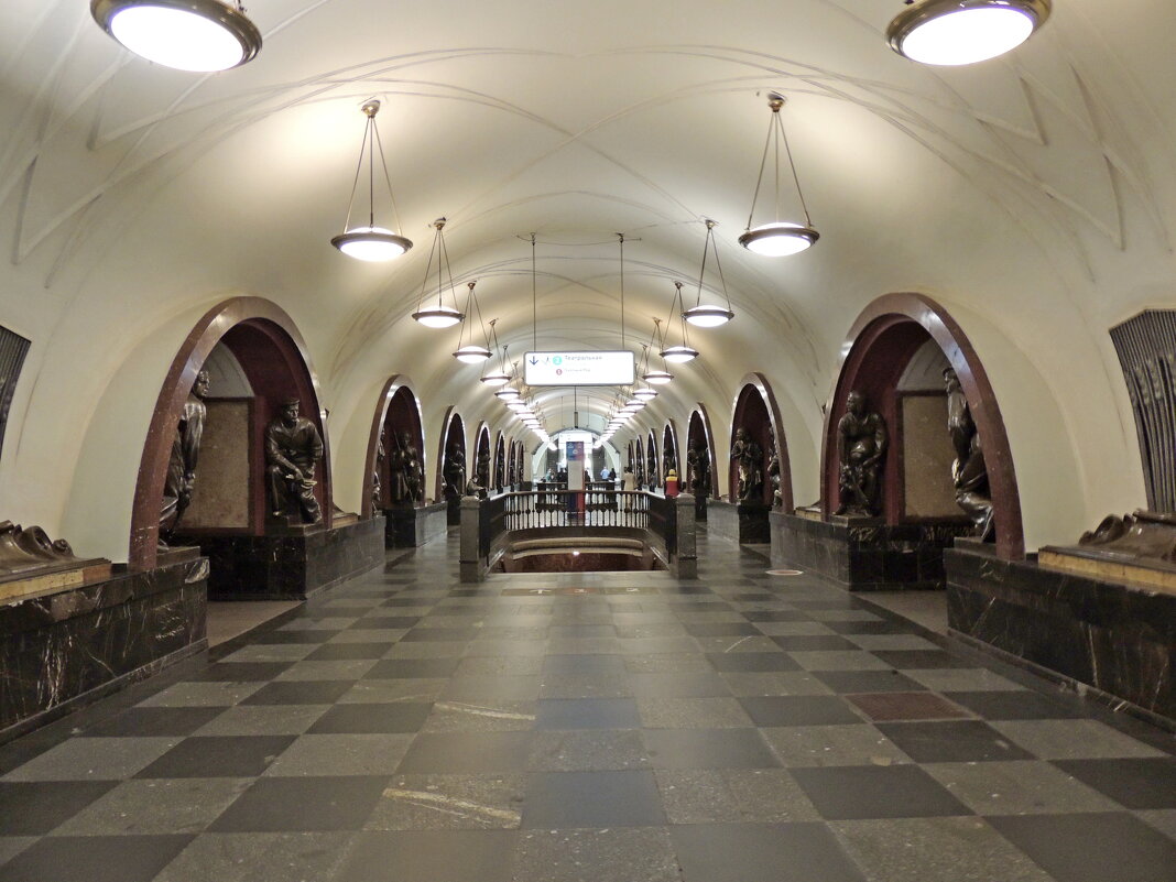 Площадь Революции (станция метро, Москва) - Александр Качалин