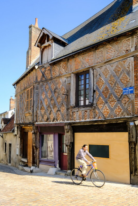 дом XVI века в деревне Сент-Эньан (Saint Aignan) - Георгий А