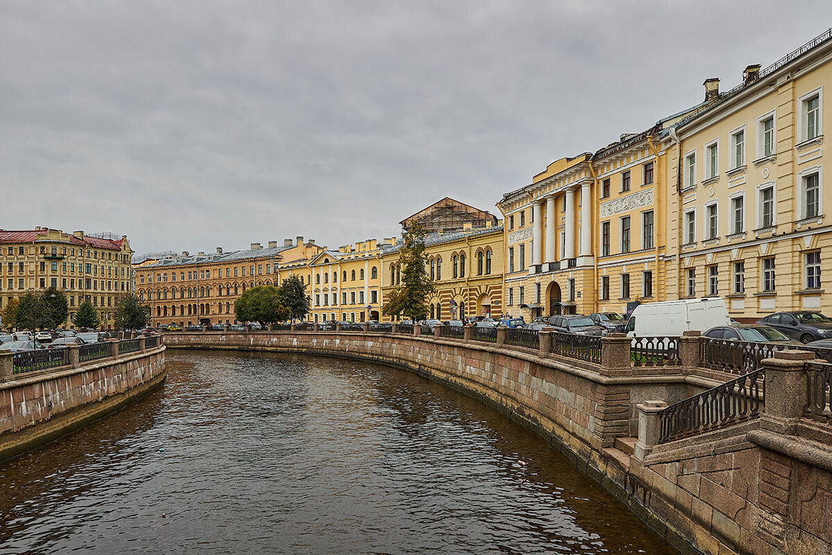 Набережная канала Грибоедова в Санкт-Петербурге - юрий затонов