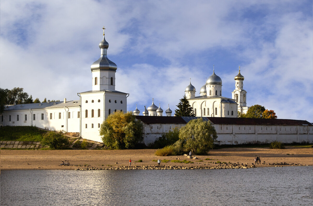 Вид на св. Юрьевский монастырь со стороны реки Волхов... - Cергей Павлович