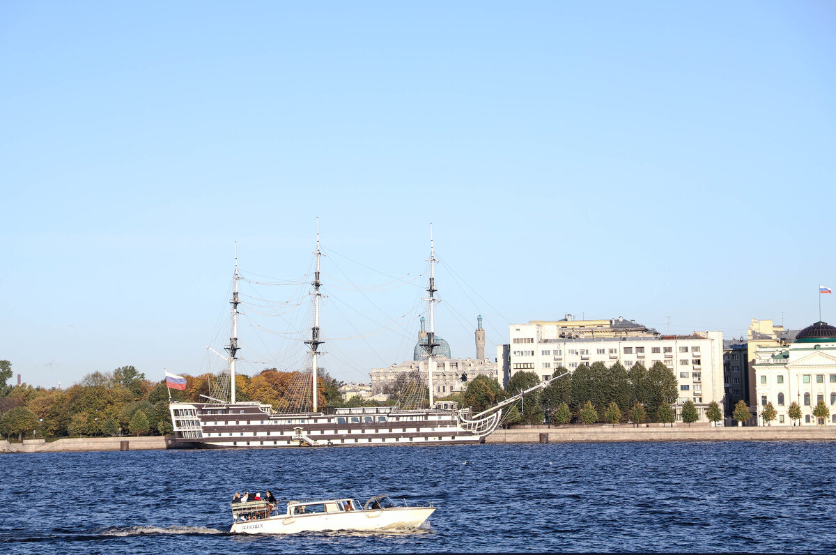 На одной волне - Мираслава Крылова