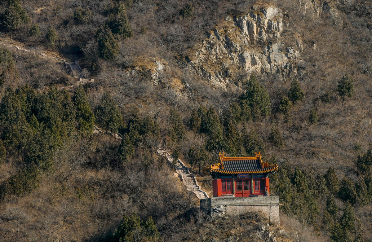 Пагода и одно из ответвлений Китайской Стены, дек. 2018 г. - Юрий Поляков