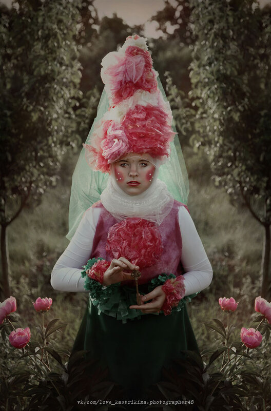 Арт проект "Пион" (из цикла портрет цветка) - Любовь Кастрыкина