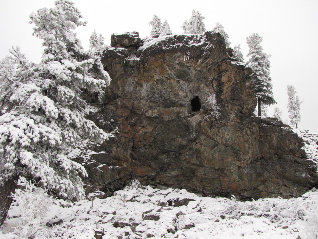 Таинственная пещера - Ольга Иргит