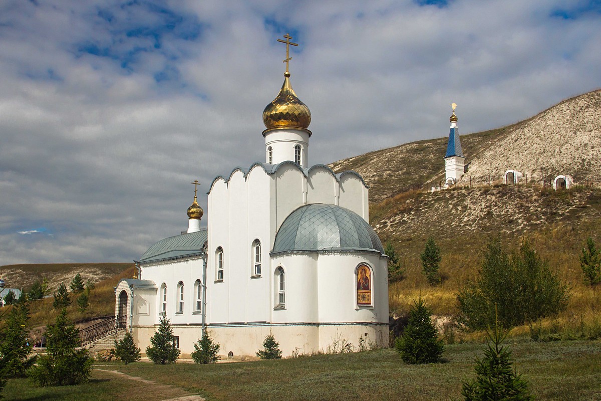 Спасский Костомаровский пещерный женский монастырь