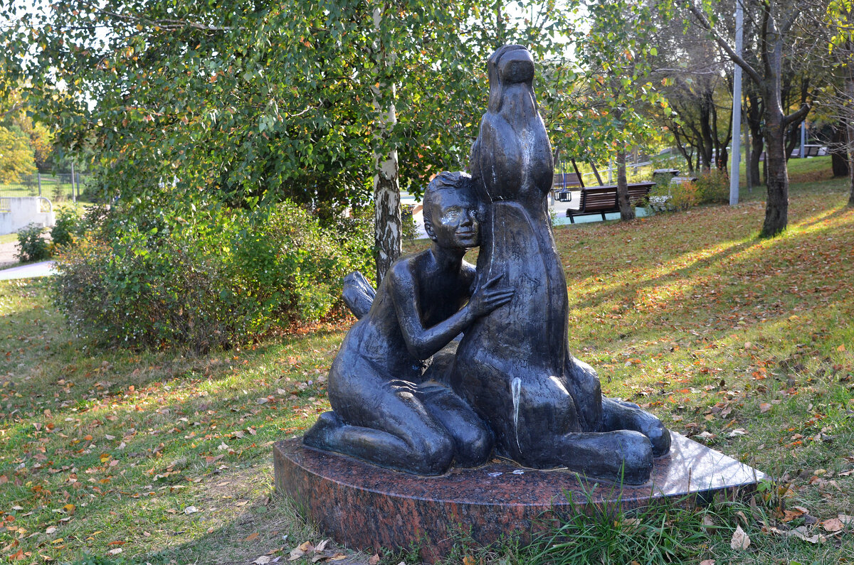 Скульптура "Девочка и жеребенок"... - Наташа *****