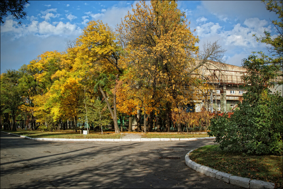 Осень на заводе - Сергей Порфирьев