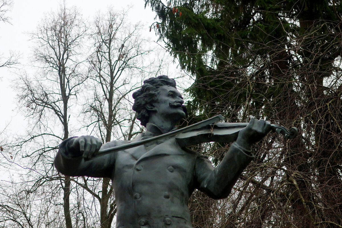 Памятник Иоганну Штраусу в Павловске - Ирина Фирсова
