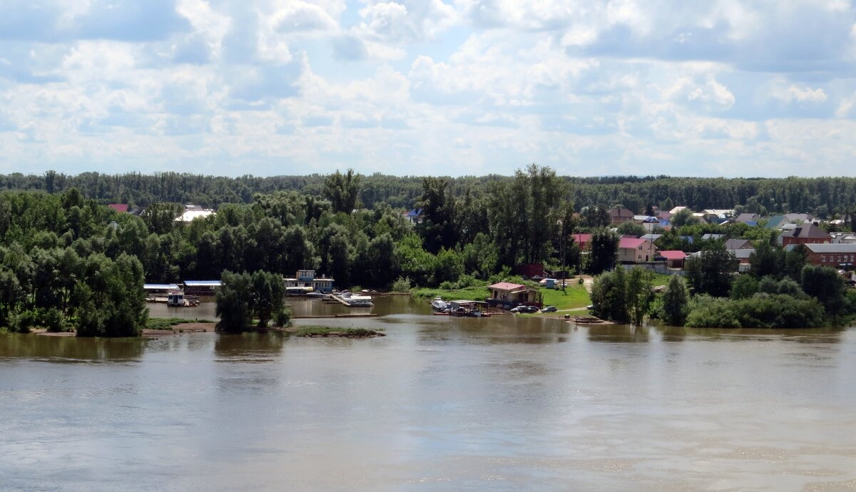 Посёлок у реки - Вера Щукина