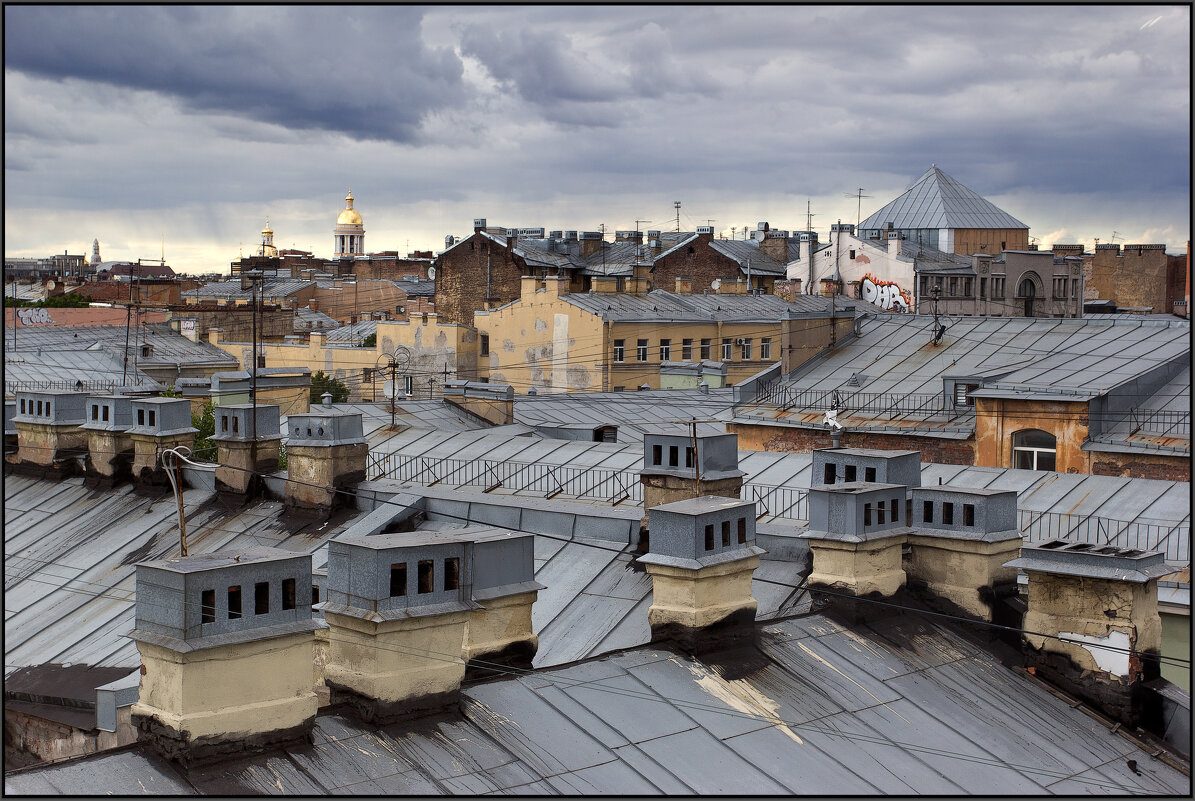 Ещё раз о тучах над Санкт-Петербургом и его крышах. - Валерий Готлиб