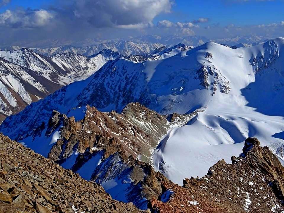 ВЕРШИНЫ ОЙГАИНГА. - Виктор Осипчук