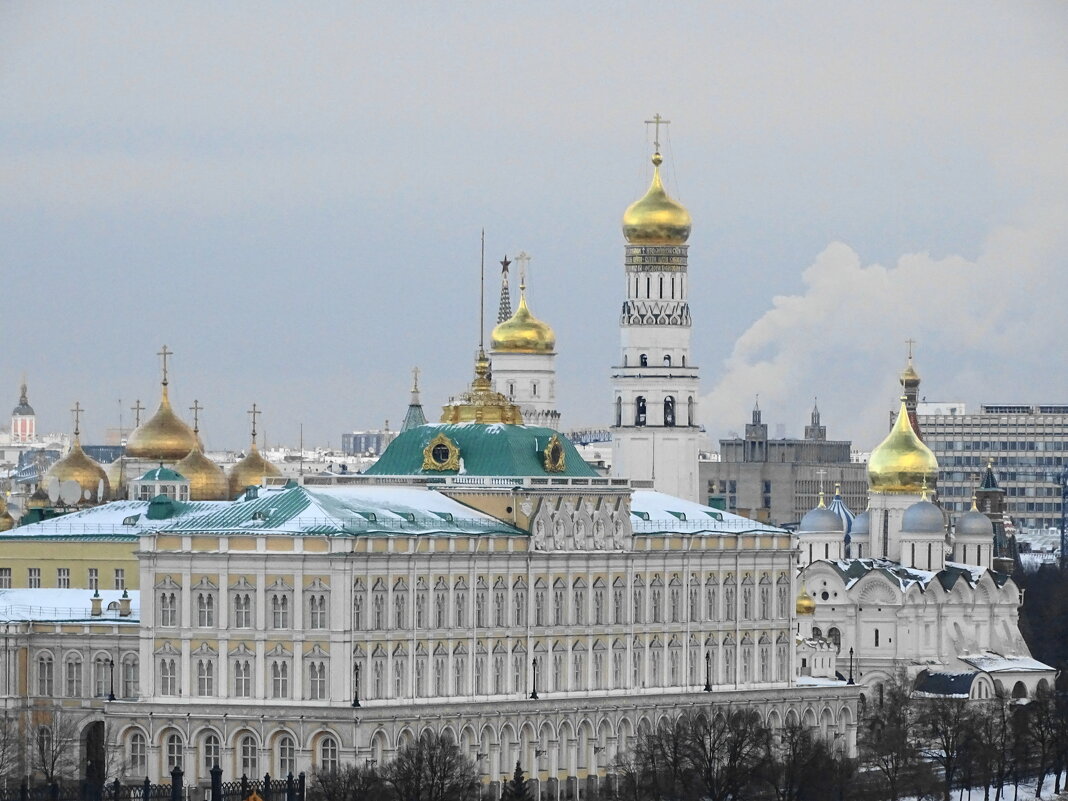 Большой Кремлевский дворец и колокольня Ивана Великого - Иван Литвинов