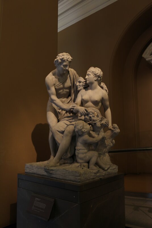 Скульптуры в Музее Виктории и Альберта - Ольга 
