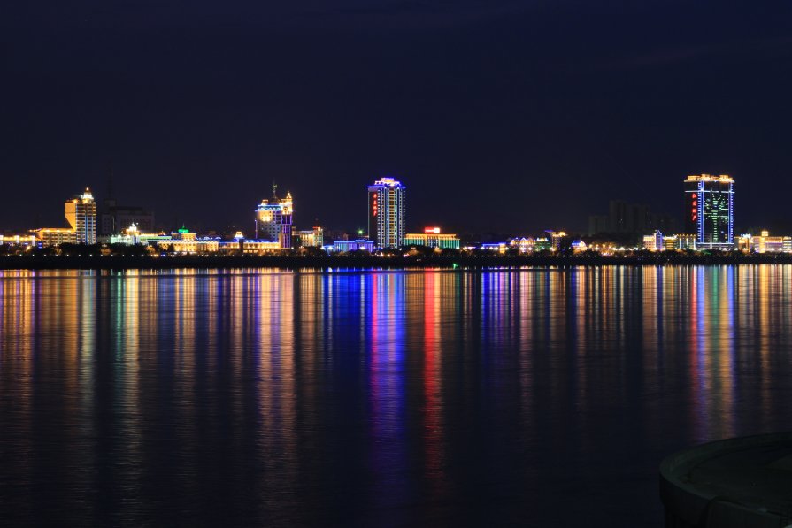 Вид на ночной г.ХэйХэ (Китай) с противоположного берега г.Благовещенск - Даниил Гаврилюк