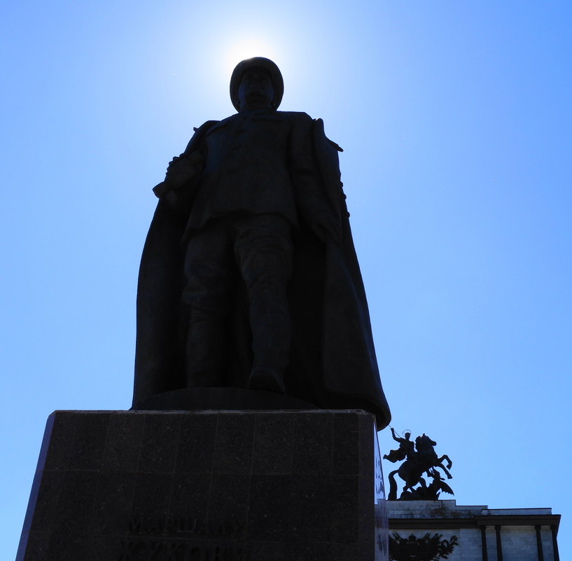 Памятник Жукову в Курске - Рустам 
