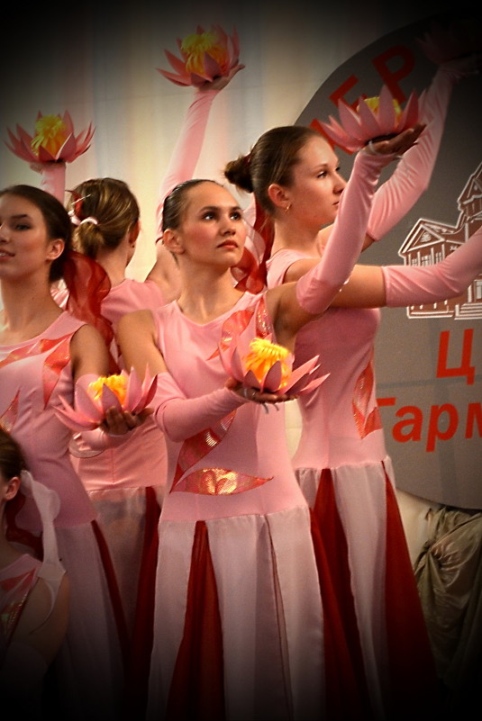 Танец цветов - Анастасия Бетехтина