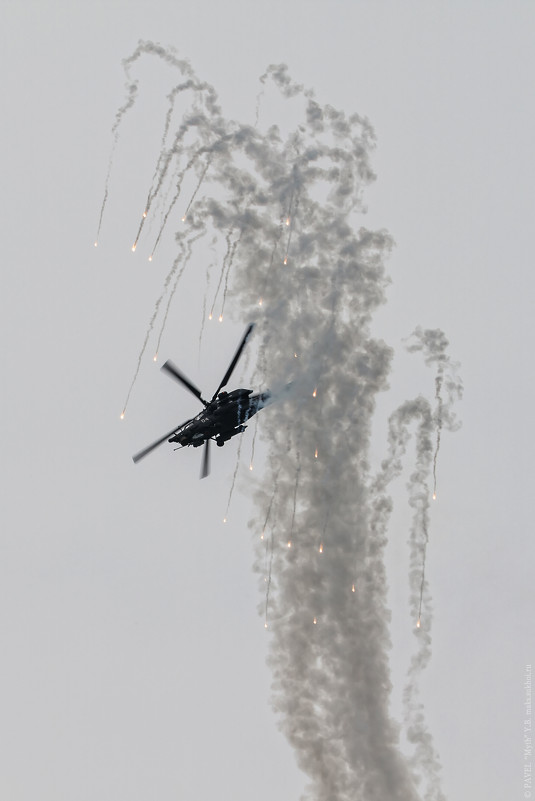 Ми-28Н отстрел ловушек на горке - Павел Myth Буканов
