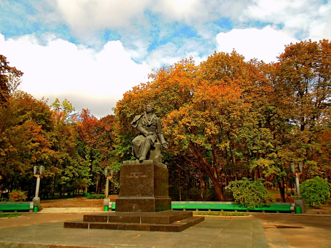 Пушкинский парк (Киев) http://ocls.kyivlibs.org.ua/pushkin/articles/kalnicki_m_pushkin_i_kiev.htm - Ростислав 