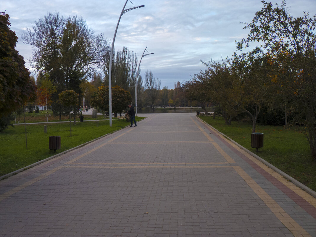 В  Гагаринском парке - Валентин Семчишин