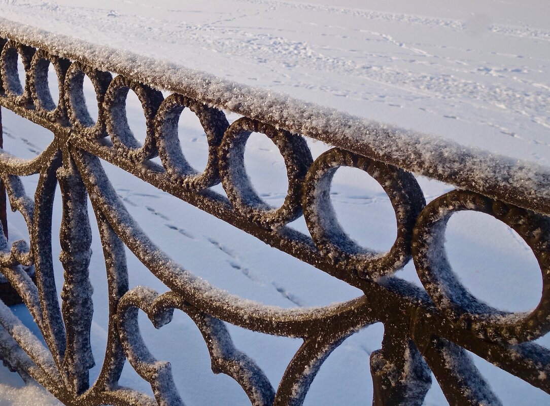 снег на ограде Фонтанки - Елена 