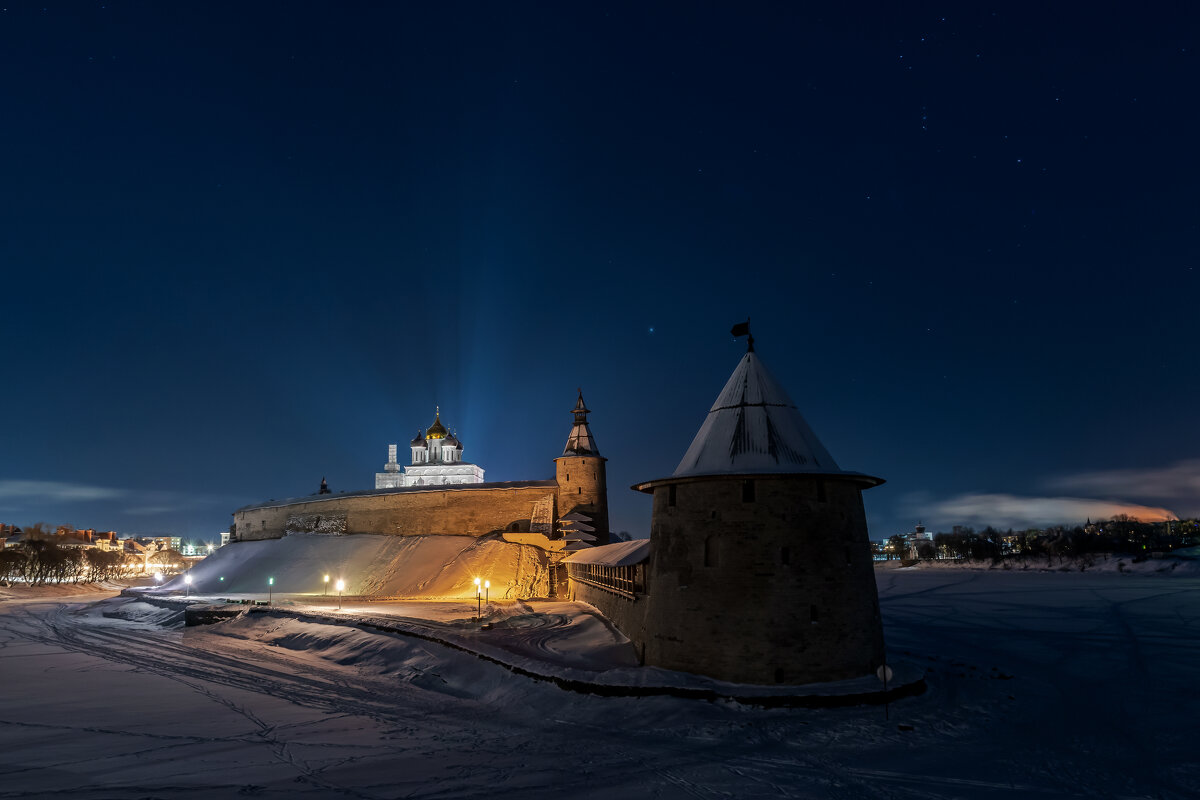 Псковский Кремль - Виктор Желенговский