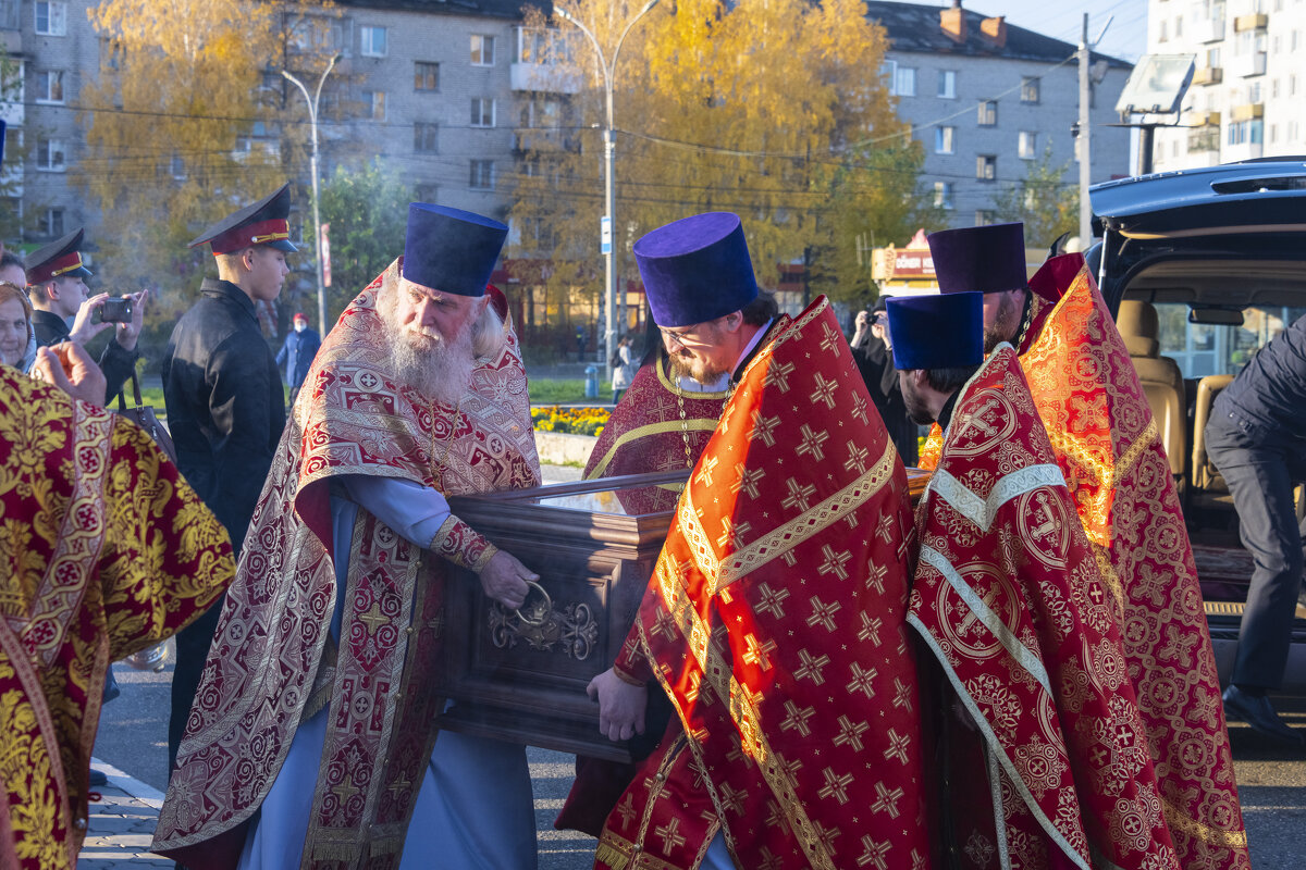 Встреча святых мощей - Сергей Крылов