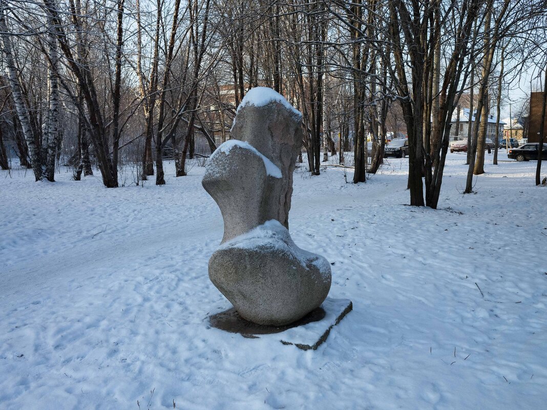 Памятник кому - Юрий Арасланоффъ
