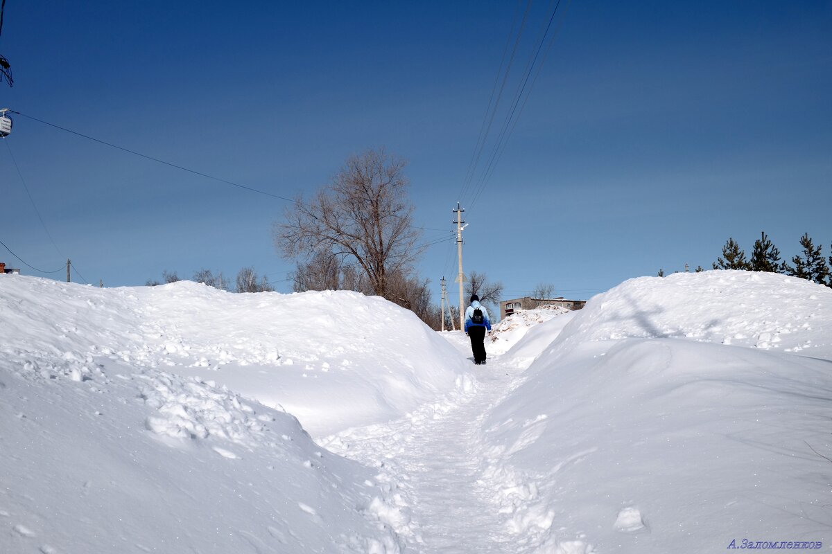 А у нас в мартобре снега много на дворе! :-) - Андрей Заломленков