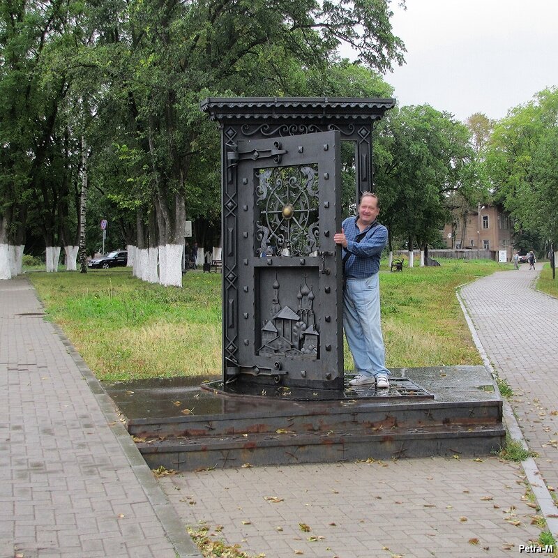 Здесь, для друзей, всегда открыта в город дверь - Маргарита 