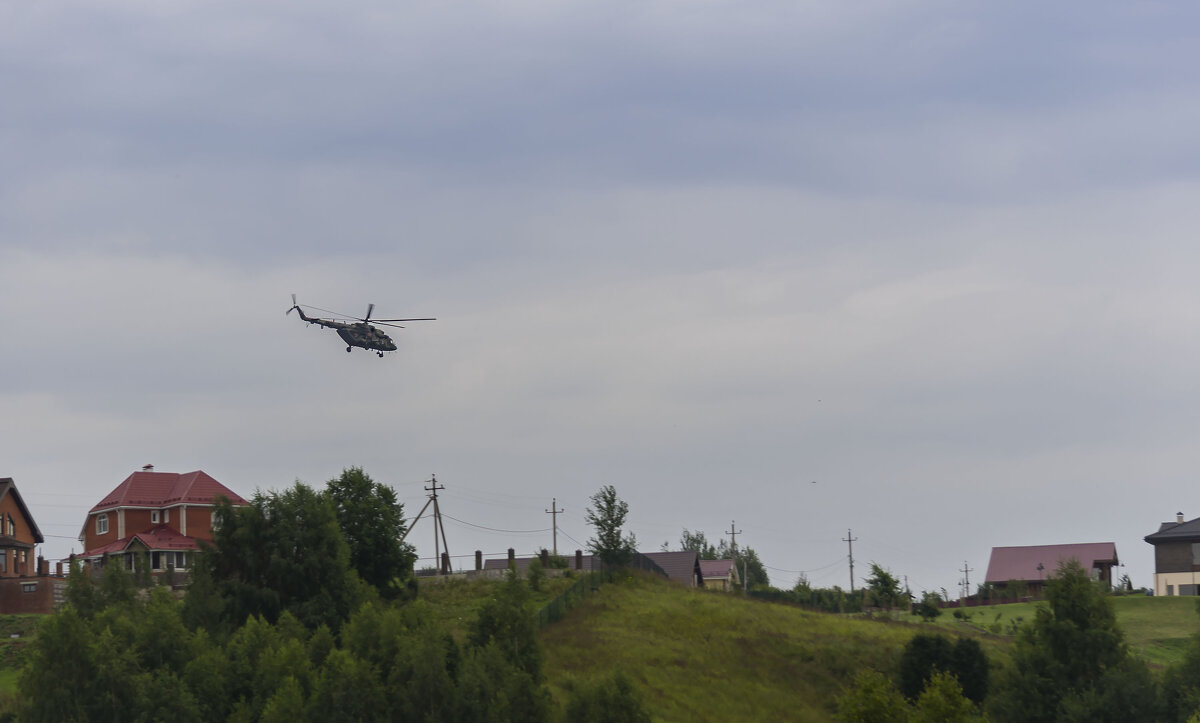 Вертолет над селом - Сергей Цветков