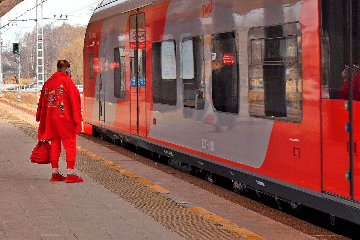 Женщина в красном – прекрасна, женщина в красном – огонь. - Татьяна Помогалова