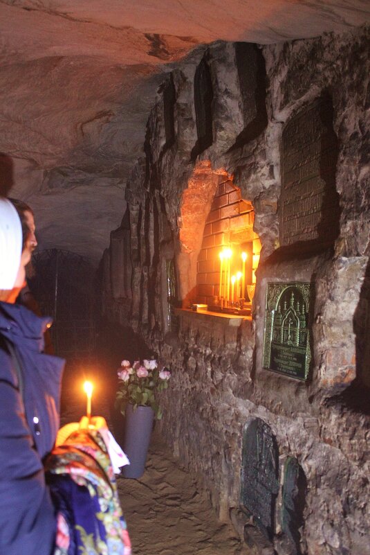 В пещерах Псково-Печерского монастыря - Виктор 