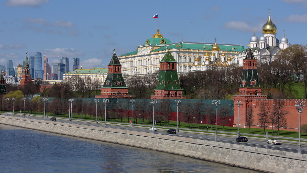Флаг над Кремлём. - Александр Сергеевич 