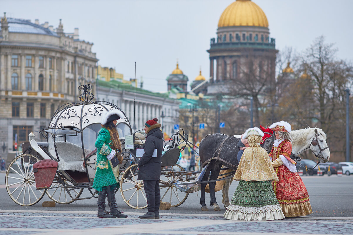 На Дворцовой площади Санкт-Петербурга - юрий затонов