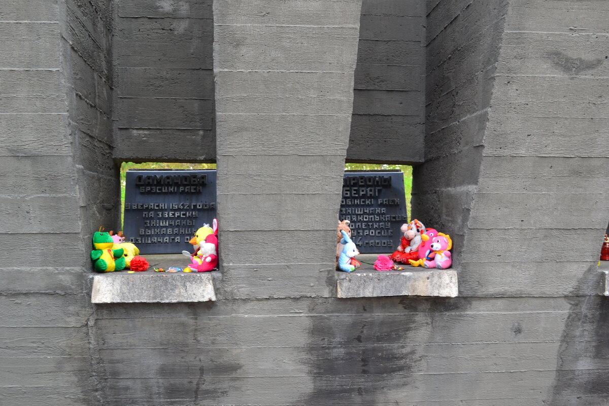 Фрагмент хатынского мемориала посвящённый уничтоженным детям - Ольга 