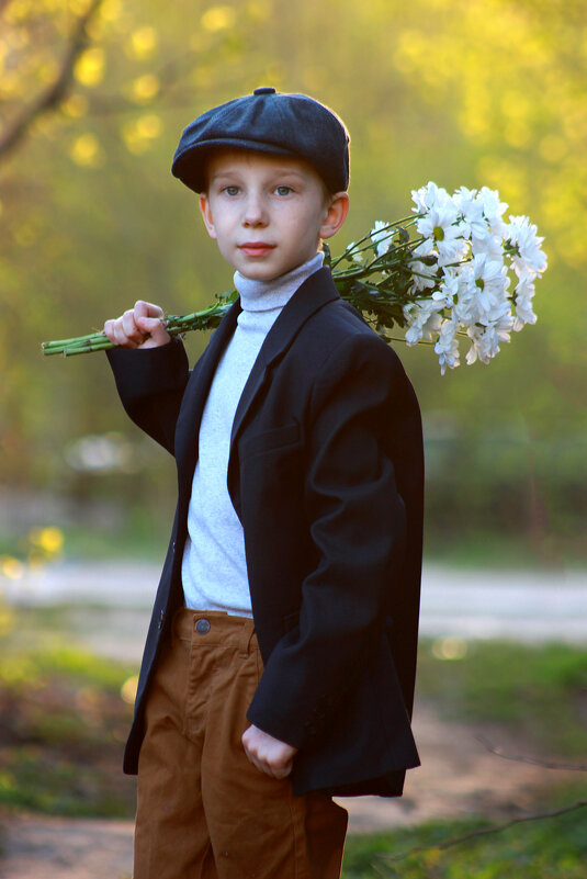 Мальчик с цветами идет на свидание - Наталья Преснякова