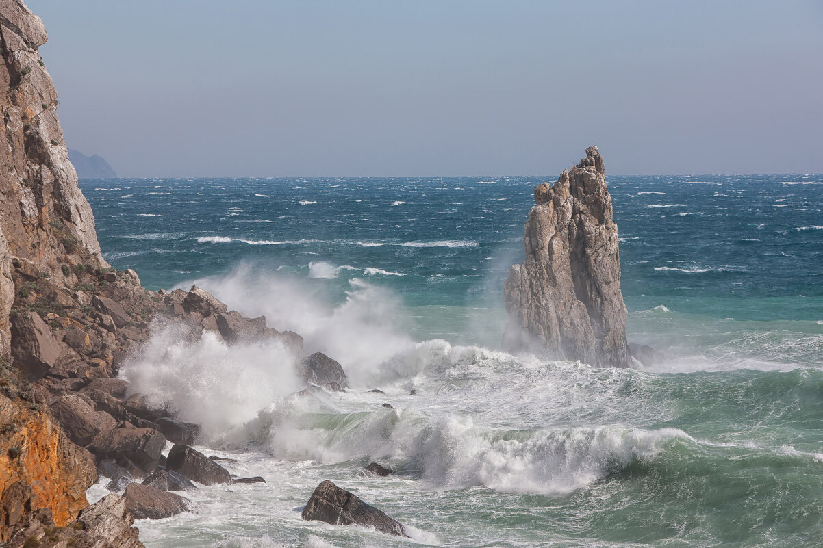 Море скалы шторм Крым